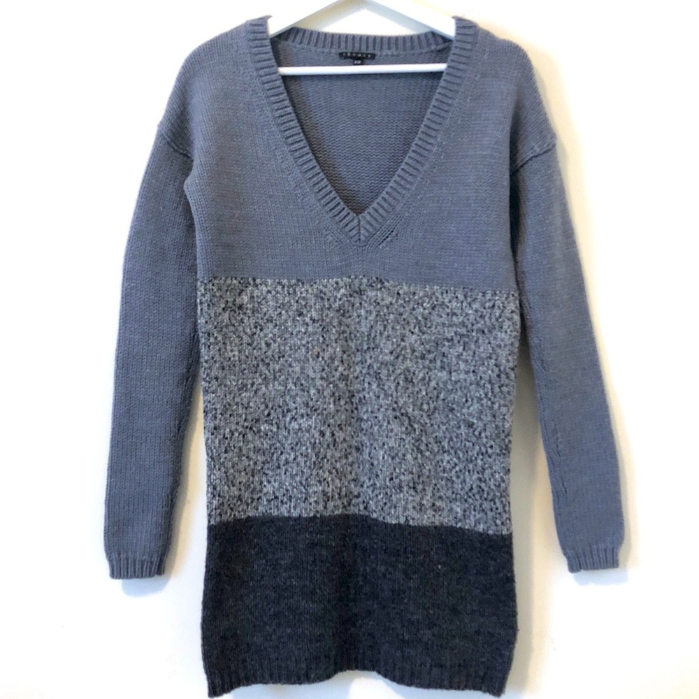 Theory Colour Blocked Gray V-Neck Merino Sweater